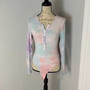 Tie Dye Henley Bodysuit Runaway size 6 and M